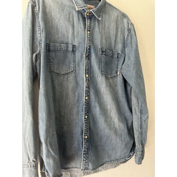 Quicksilver Women’s Denim Modern Fit Pearl Snap Button Up Collared Shirt Size M - Picture 3 of 15